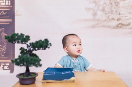 温州怀孕肚子中间凹两边凸